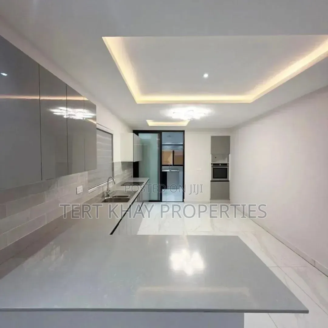 4bdrm House in East Airport, Papaye for sale