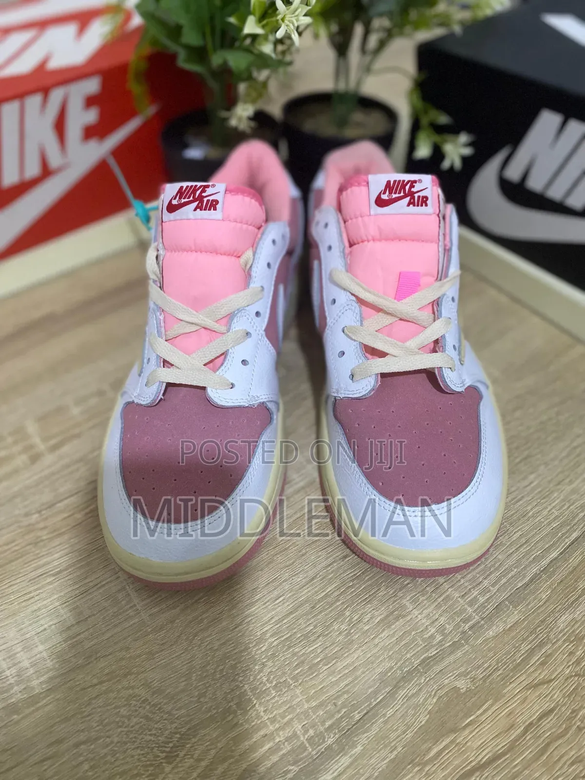 Travis Scott X Air Jordan 1 Low Og "Shy Pink"