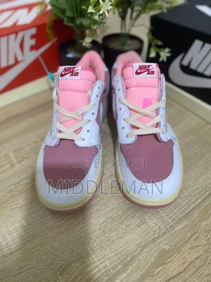 Travis Scott X Air Jordan 1 Low Og "Shy Pink"