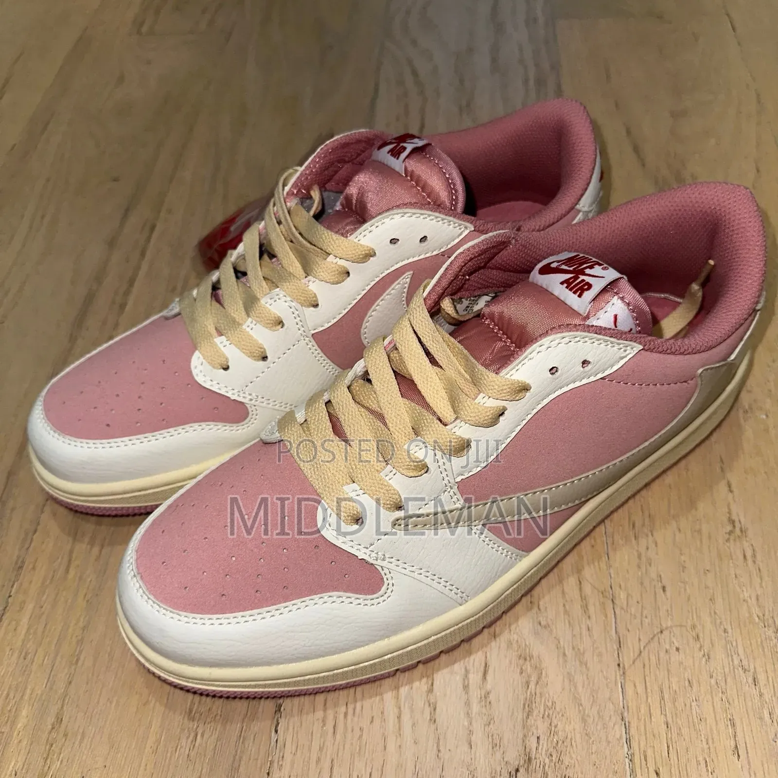 Travis Scott X Air Jordan 1 Low Og "Shy Pink"