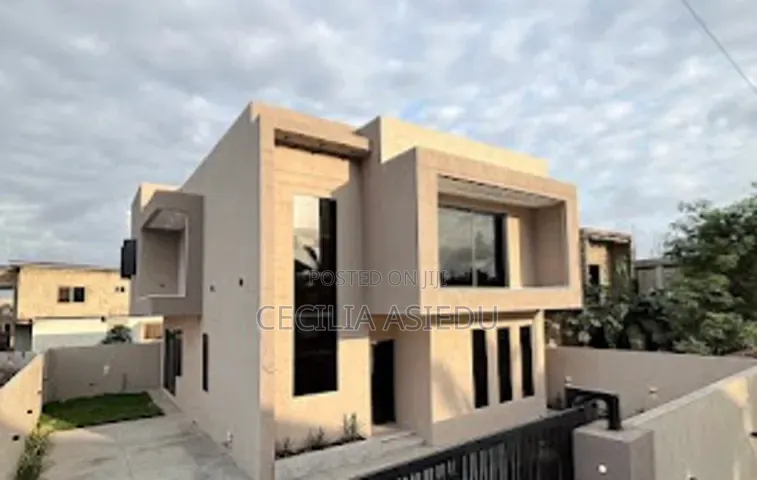 4bdrm House in Accra Metropolitan for sale