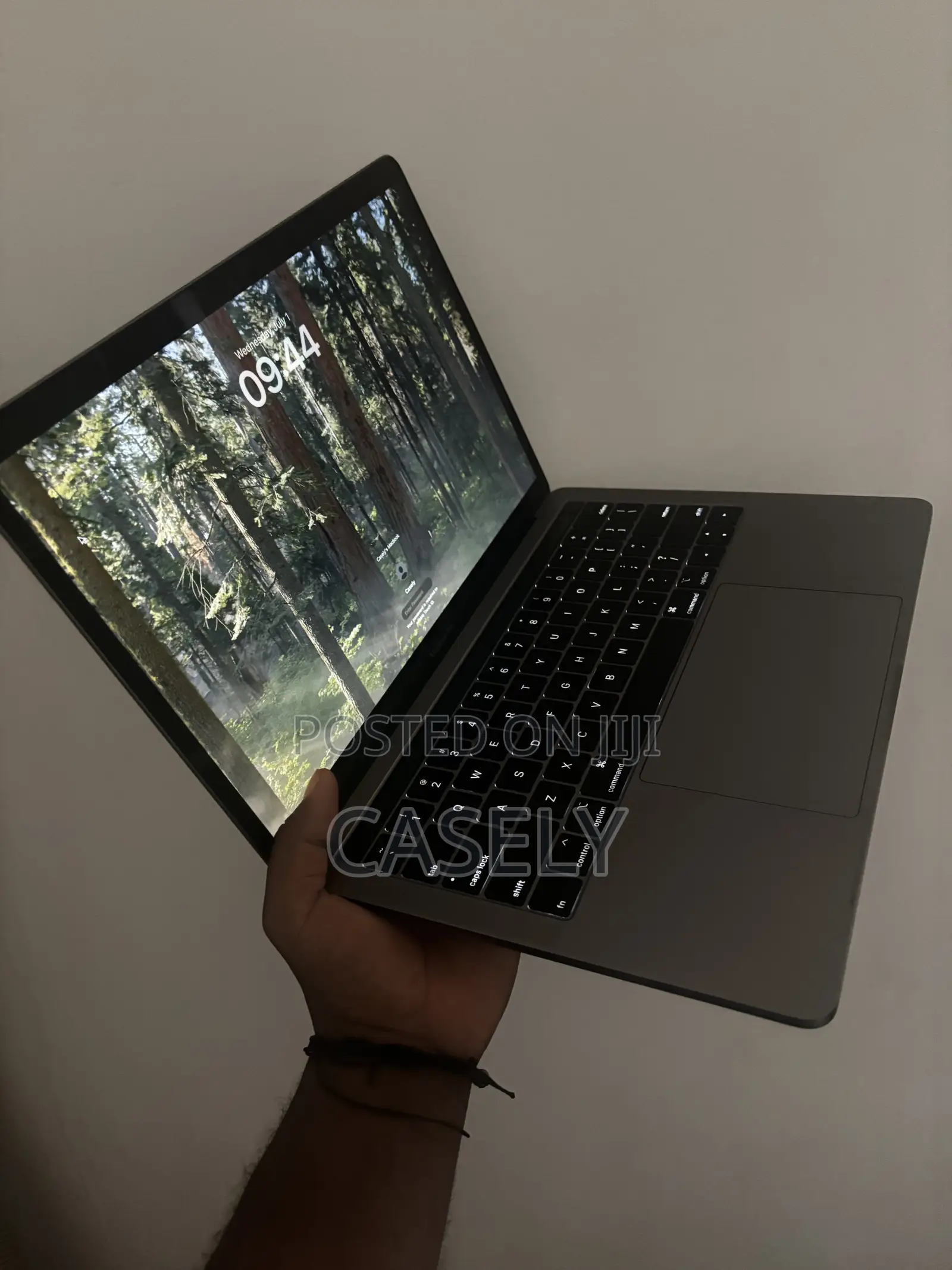 Laptop Apple MacBook Pro 2020 8GB Intel Core i5 SSD 500GB