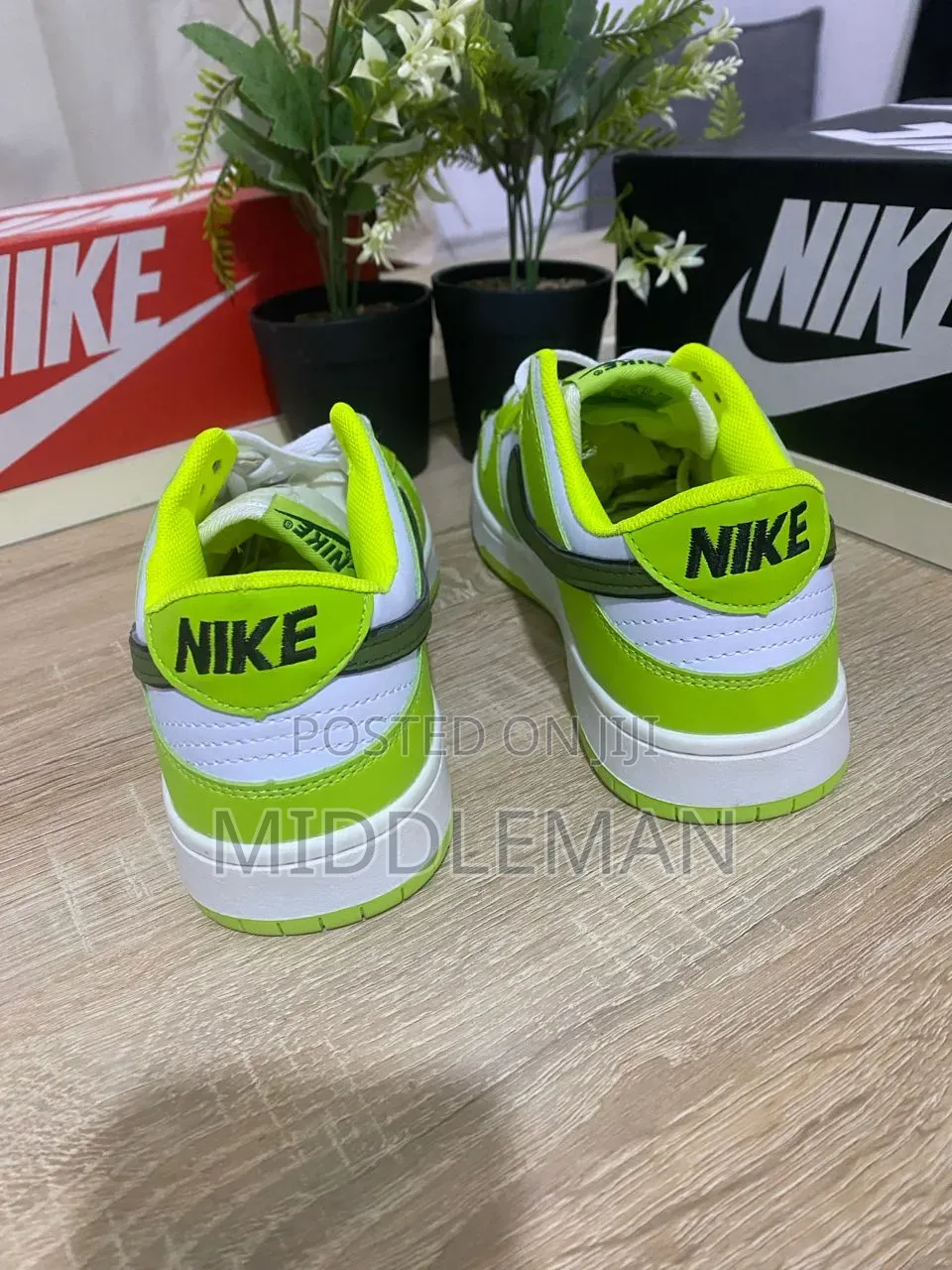 Nike Sb Dunk Low "Frog Prince"
