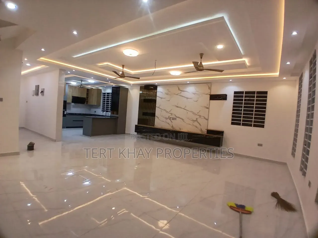 5bdrm House in Ogbojo, Ghana Link Area for sale
