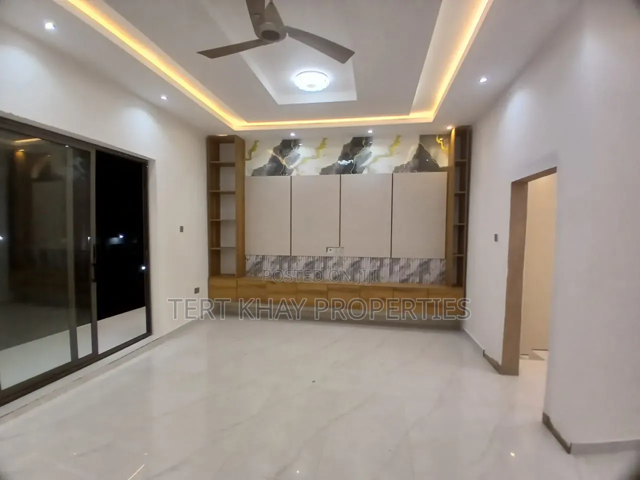 5bdrm House in Ogbojo, Ghana Link Area for sale