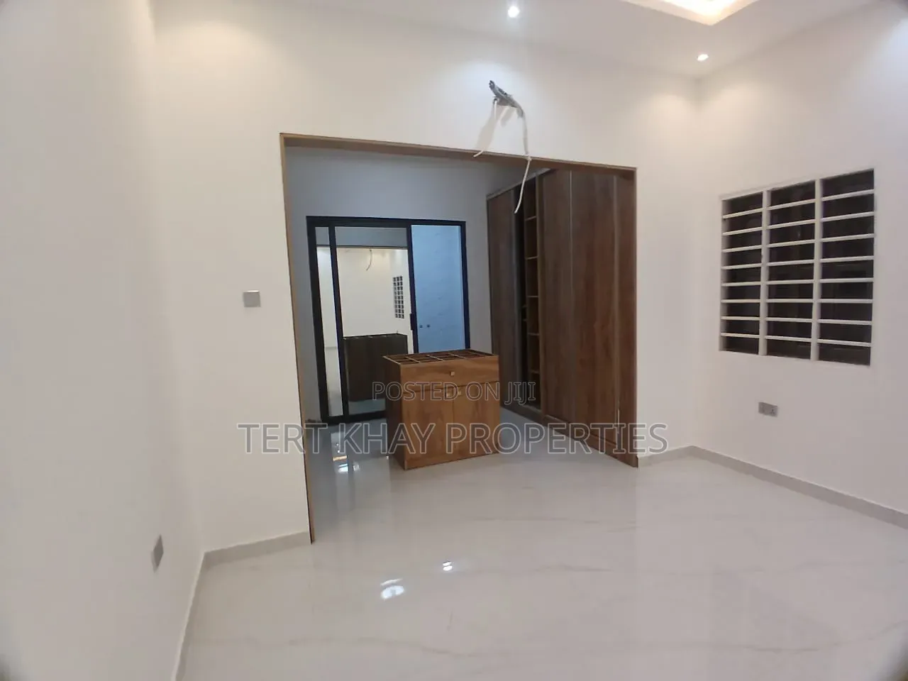 5bdrm House in Ogbojo, Ghana Link Area for sale