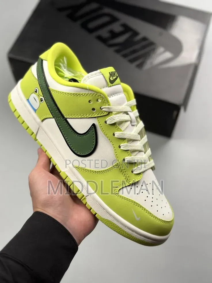 Nike Sb Dunk Low "Frog Prince"