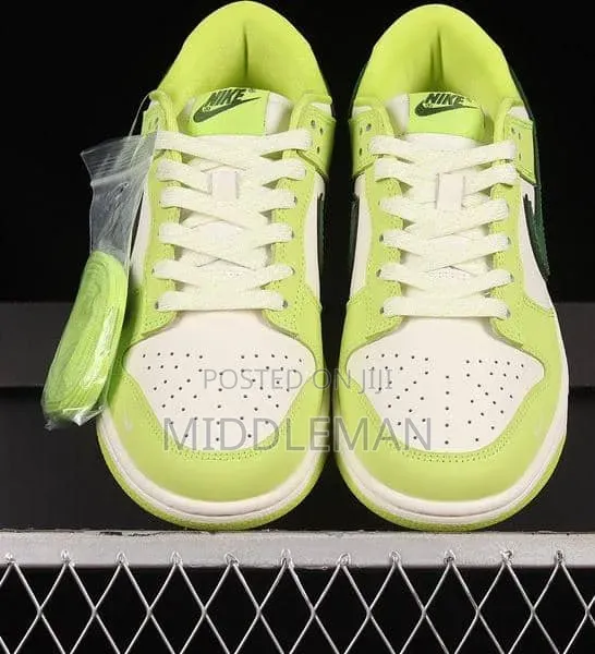 Nike Sb Dunk Low "Frog Prince"