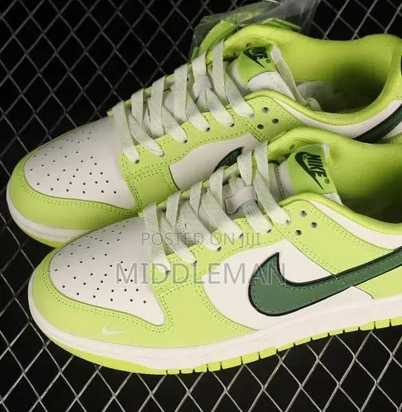 Nike Sb Dunk Low "Frog Prince"