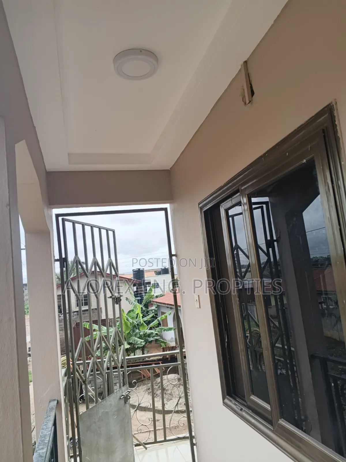 2bdrm Apartment in Adenta, Frafraha for rent