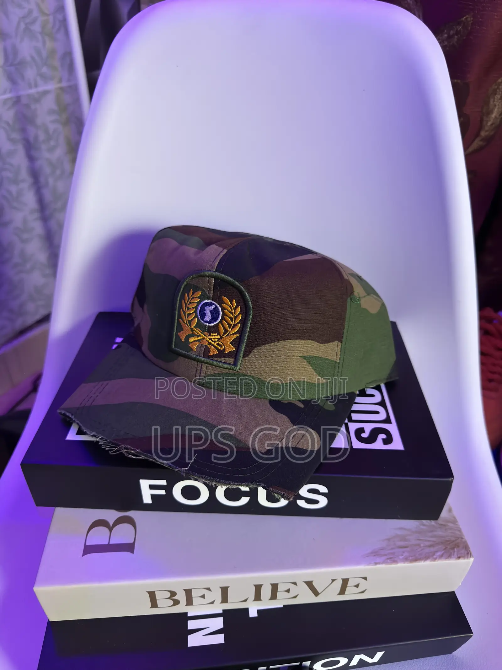 Thrift Round Caps