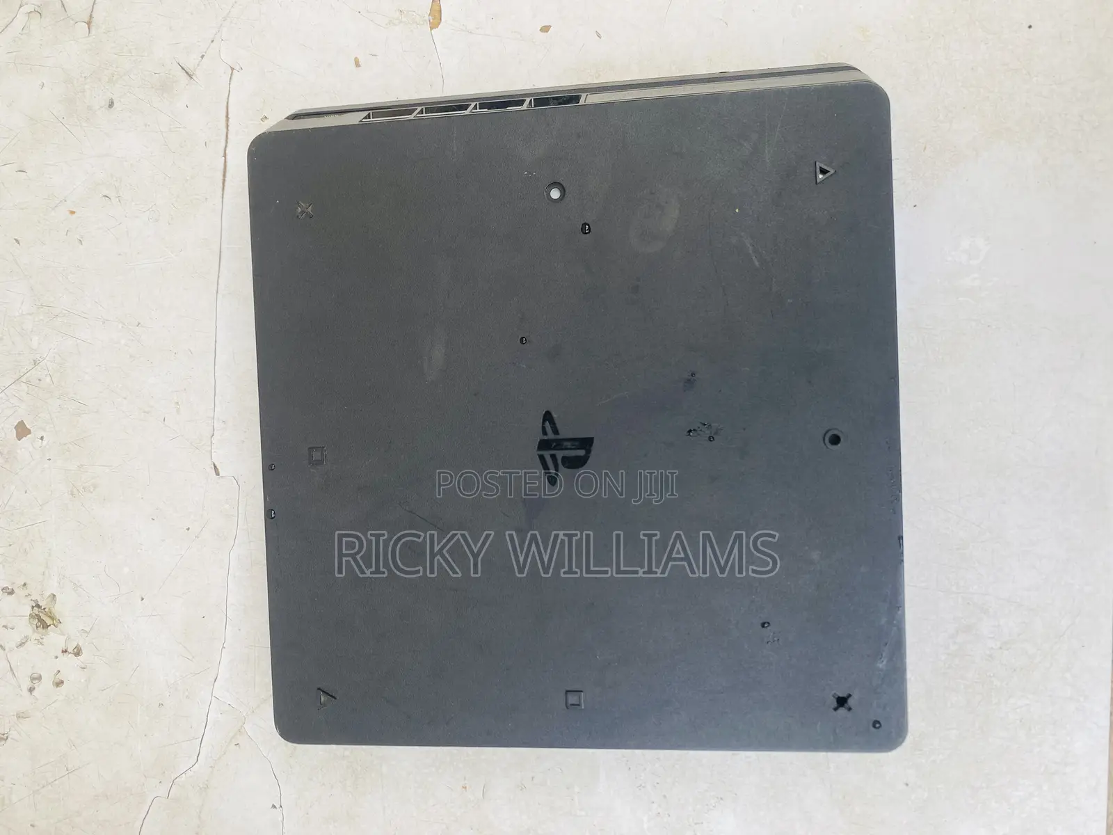 Sony Play Station 4 Slim