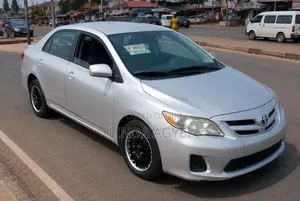 Toyota Corolla 2012 Silver