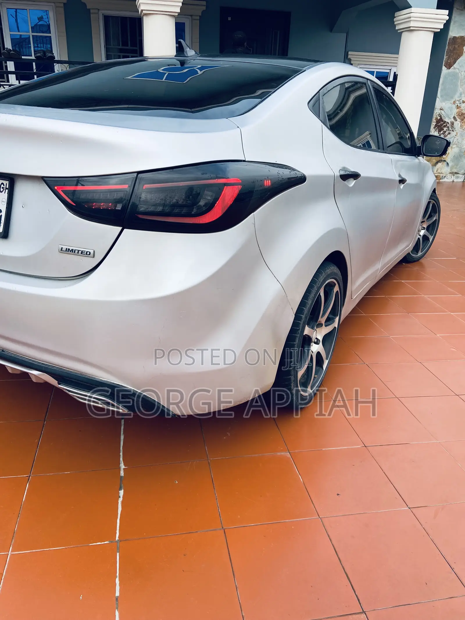 Hyundai Elantra Limited Sedan FWD (1.8L 4cyl 6A) 2013 Silver