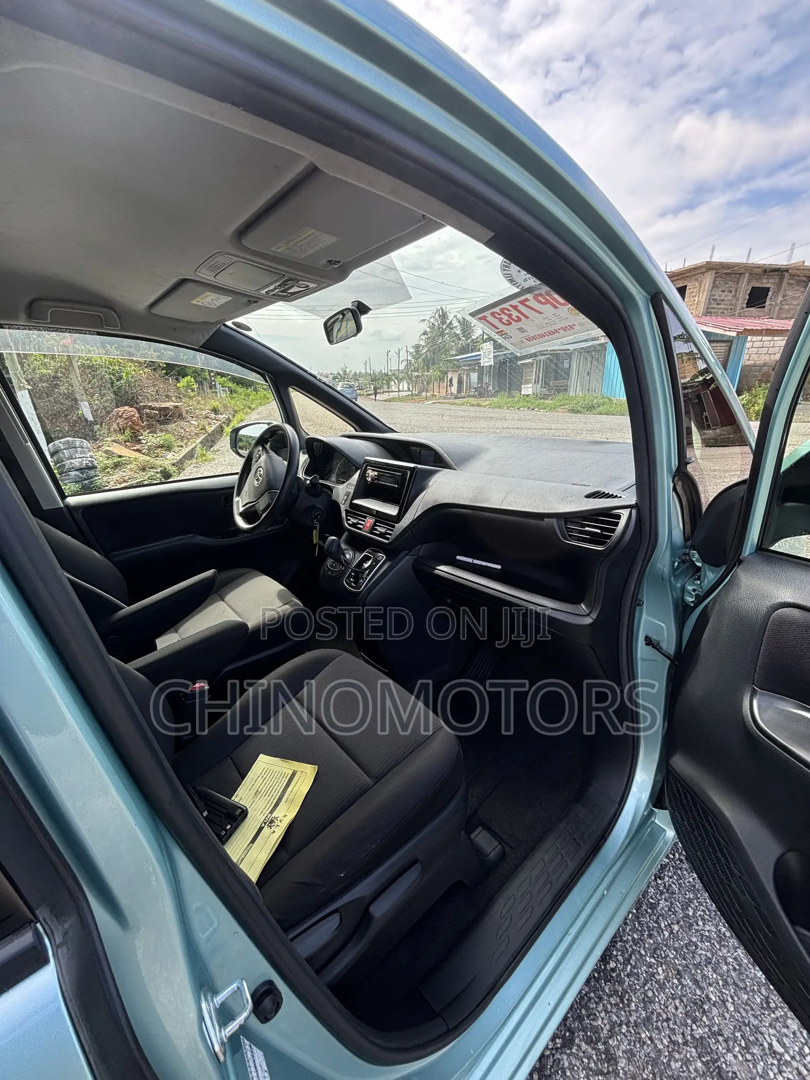 Toyota Voxy 2015 Green
