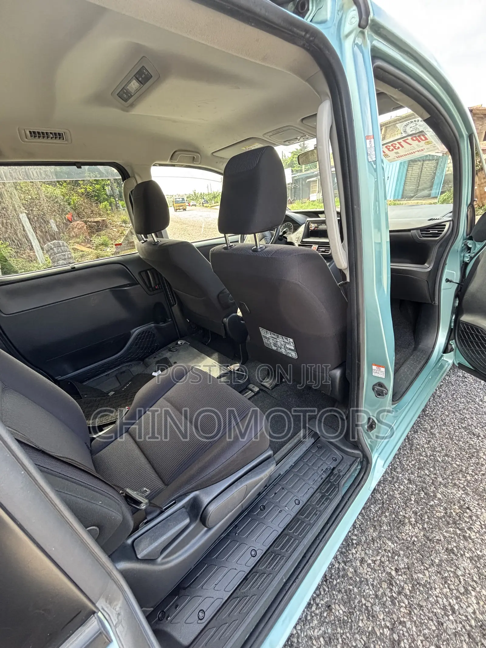 Toyota Voxy 2015 Green