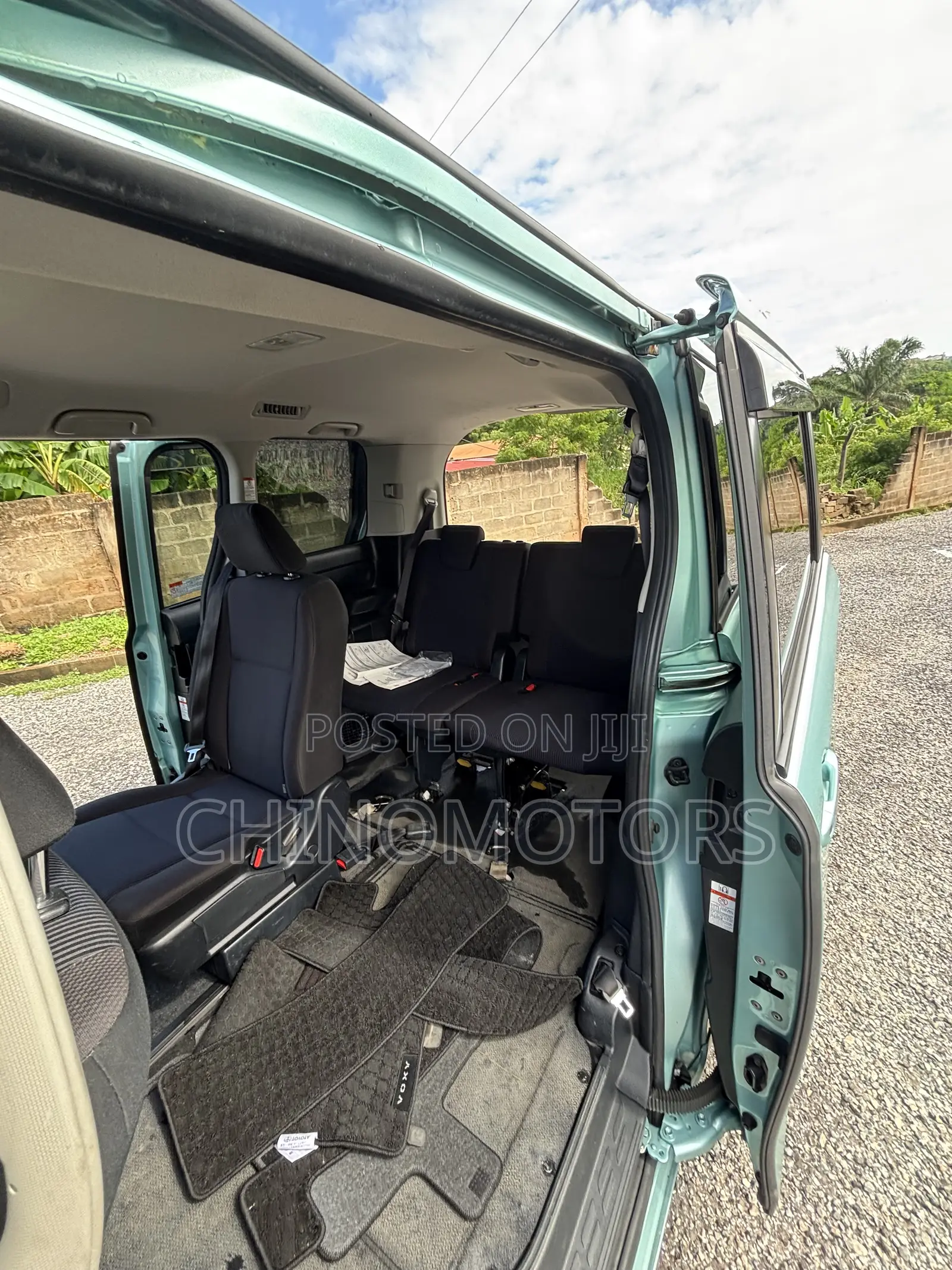 Toyota Voxy 2015 Green