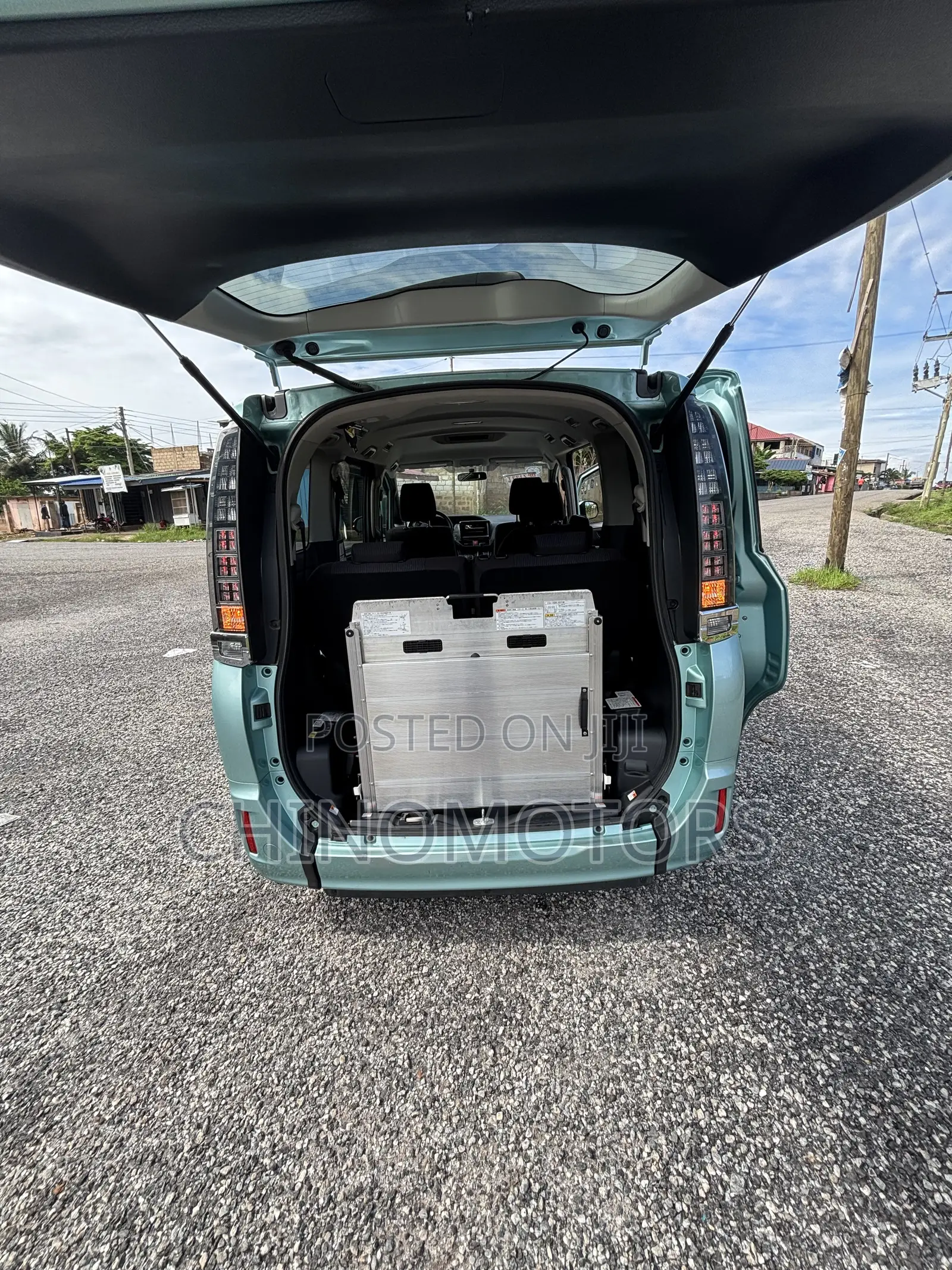 Toyota Voxy 2015 Green