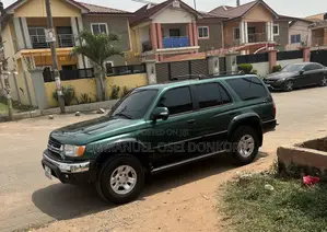 Toyota 4-Runner 1999 Green