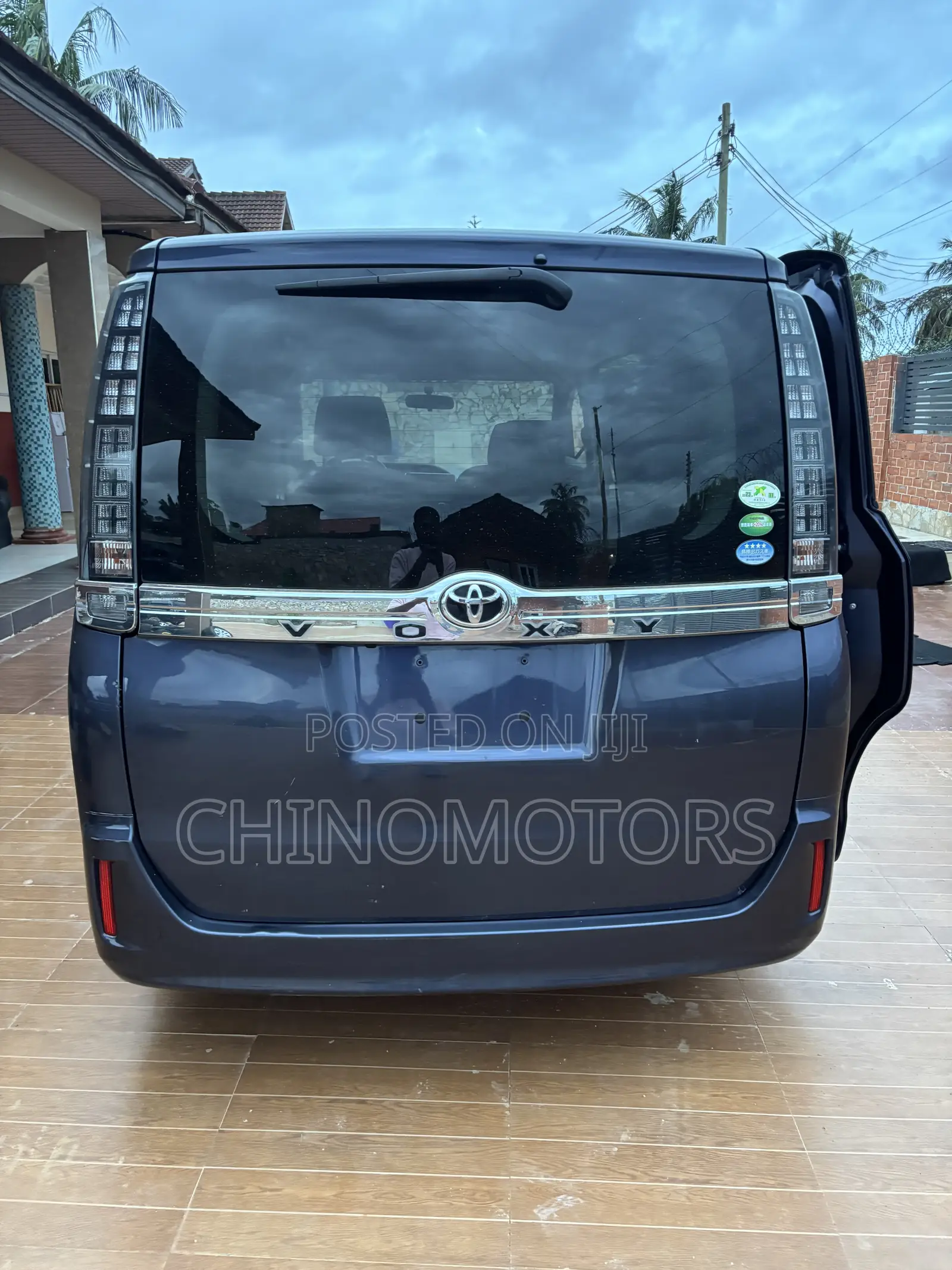 Toyota Voxy 2015 Silver