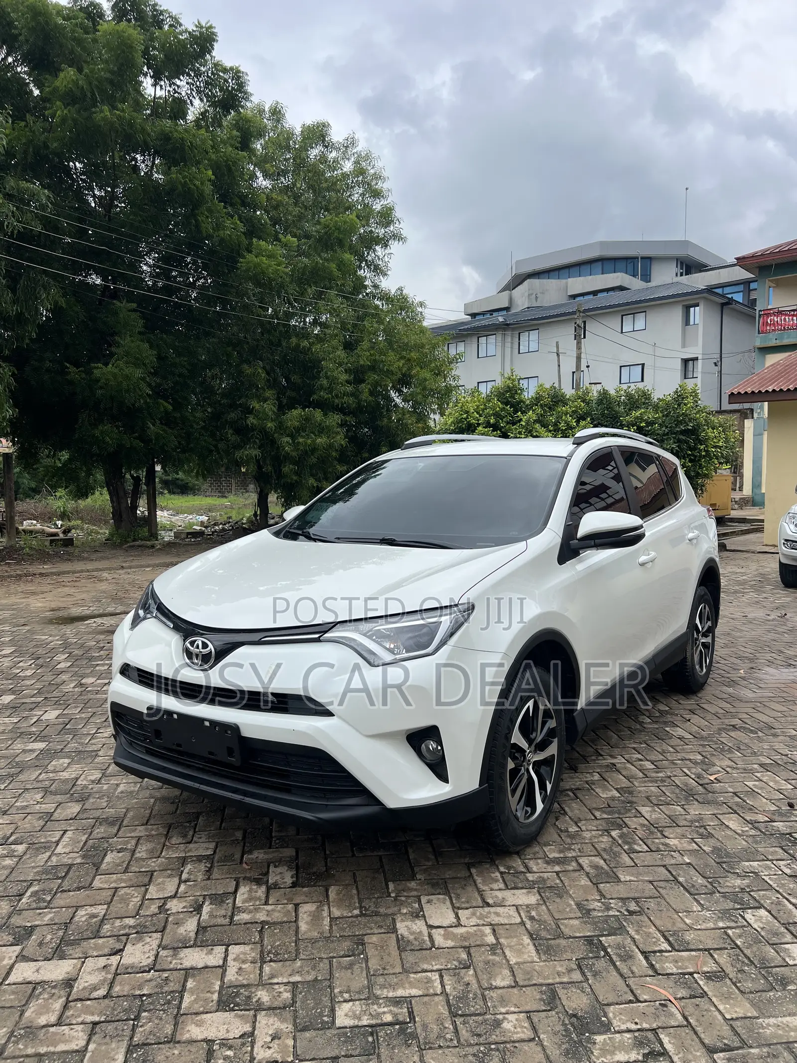 Toyota RAV4 2017 White