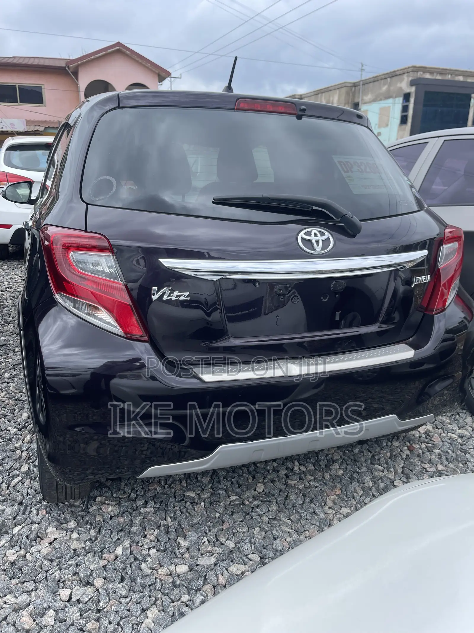 Toyota Vitz 1.3 AWD 3dr 2015 Purple