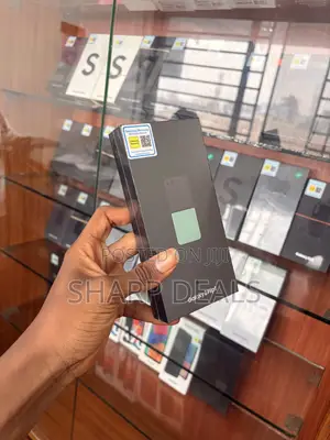 New Samsung Galaxy Z Flip5 256 GB Green