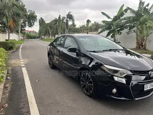 Toyota Corolla 2015 Black