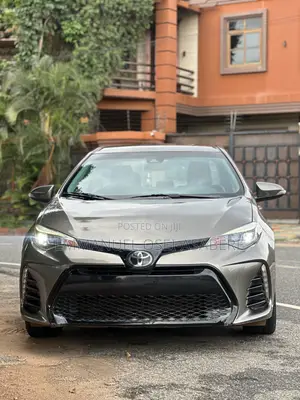 Toyota Corolla SE (1.8L 4cyl 2A) 2018 Gray