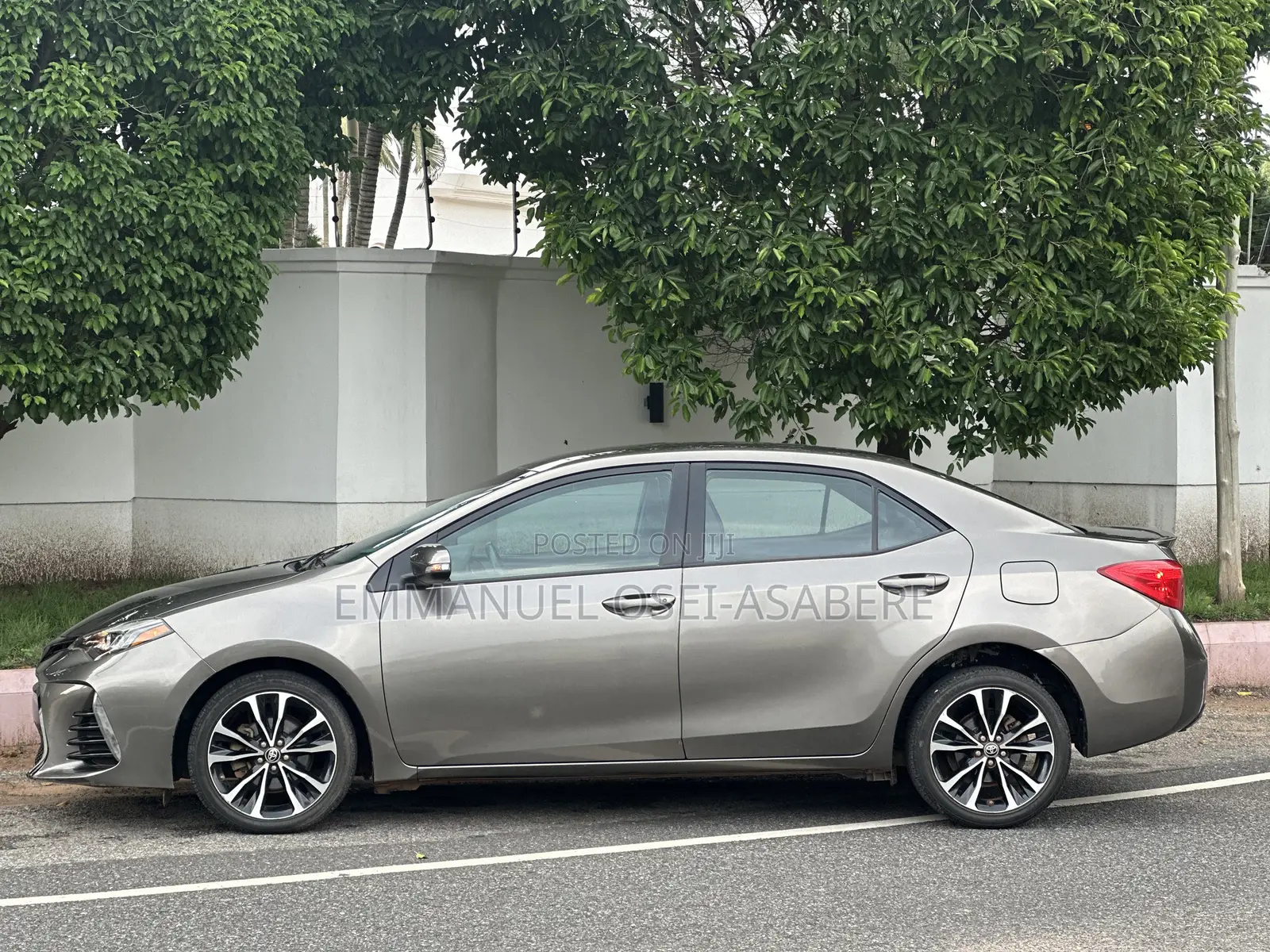 Toyota Corolla SE (1.8L 4cyl 2A) 2018 Gray