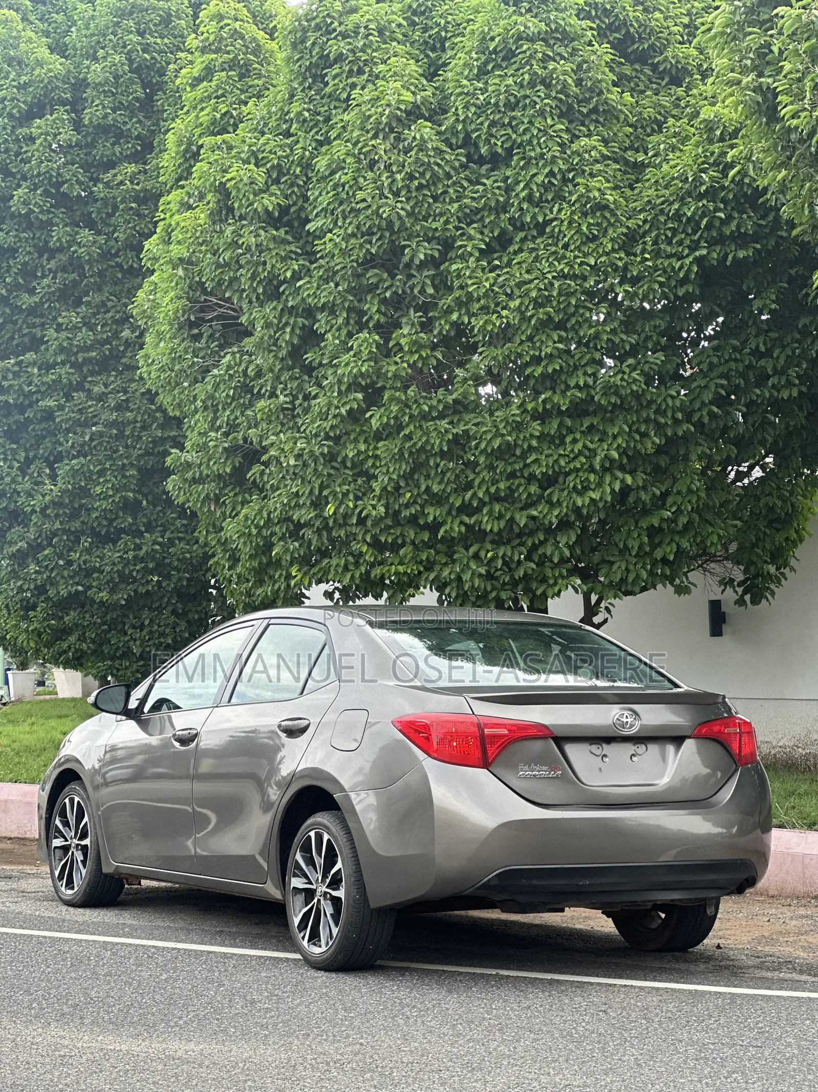 Toyota Corolla SE (1.8L 4cyl 2A) 2018 Gray