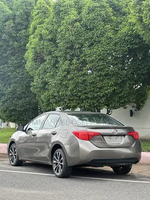 Toyota Corolla SE (1.8L 4cyl 2A) 2018 Gray