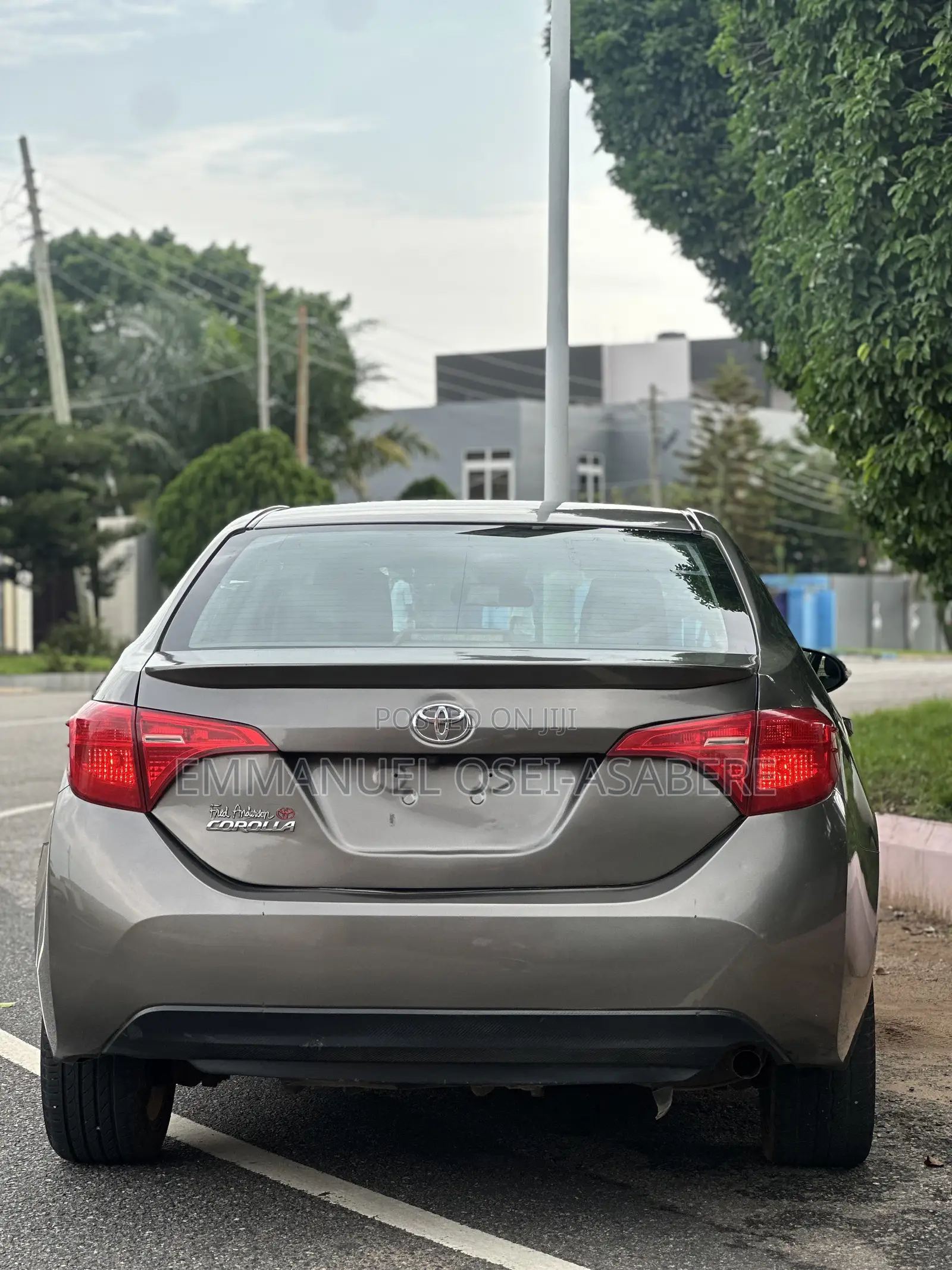 Toyota Corolla SE (1.8L 4cyl 2A) 2018 Gray