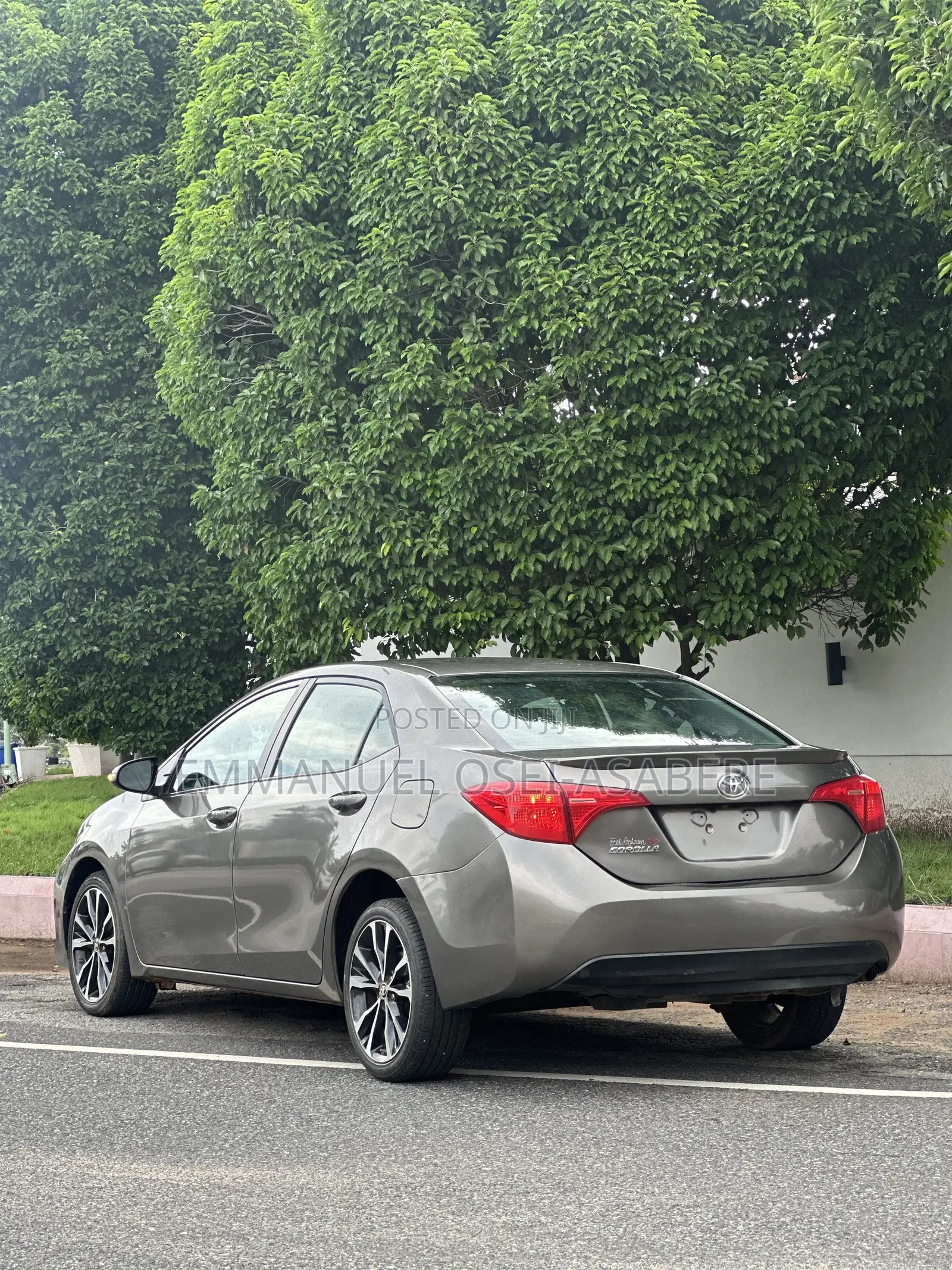 Toyota Corolla SE (1.8L 4cyl 2A) 2018 Gray