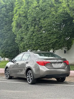 Toyota Corolla SE (1.8L 4cyl 2A) 2018 Gray