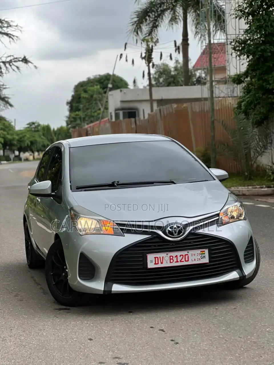 Toyota Yaris LE Hatchback 5dr 2015 Silver