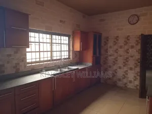 4bdrm Apartment in Dansoman for rent