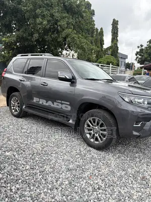 Toyota Land Cruiser Prado 2.7 2019 Black