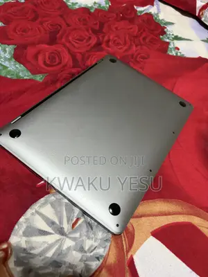 Laptop Apple MacBook Pro 2023 M2 8GB Apple M2 SSD 256GB