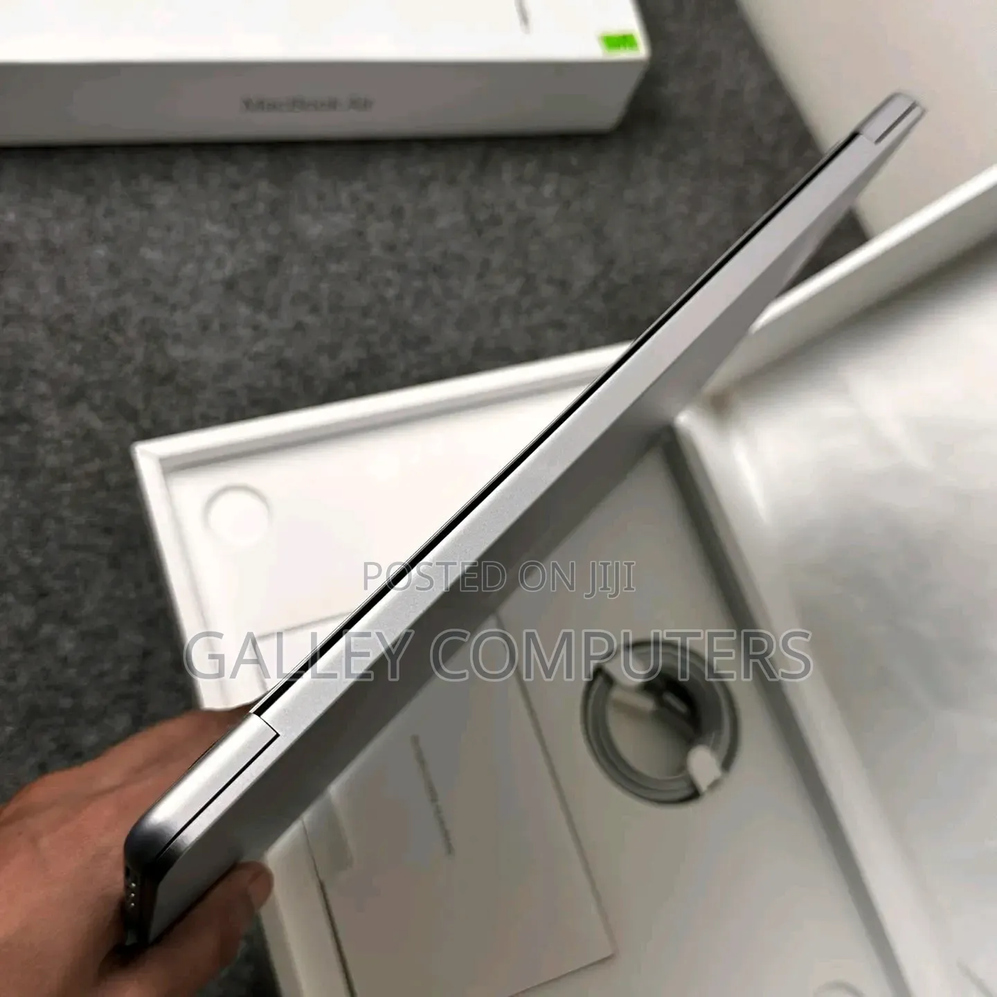 New Laptop Apple MacBook Air 2023 M2 16GB Apple M2 SSD 512GB