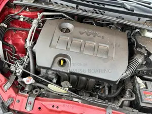 Toyota Corolla SE (1.8L 4cyl 6M) 2018 Red