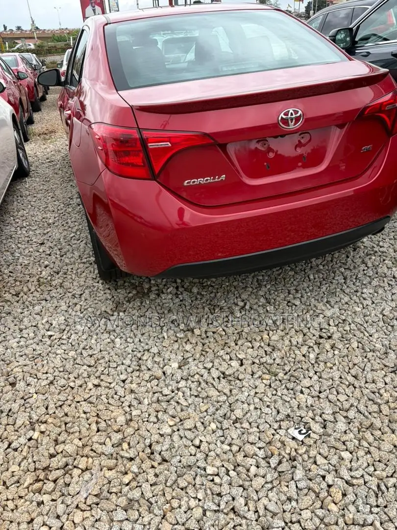 Toyota Corolla SE (1.8L 4cyl 6M) 2018 Red