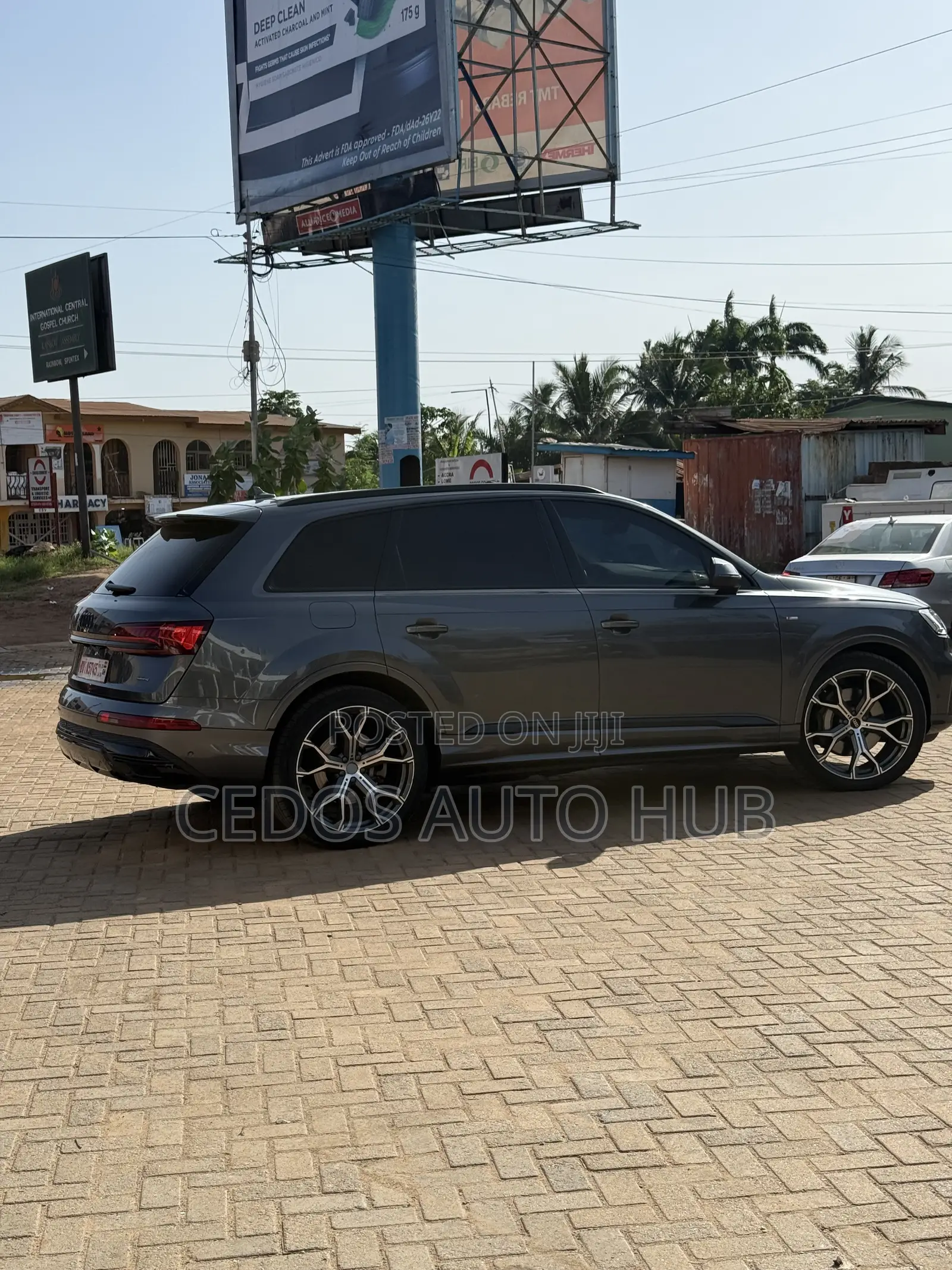 Audi Q7 2024 Gray