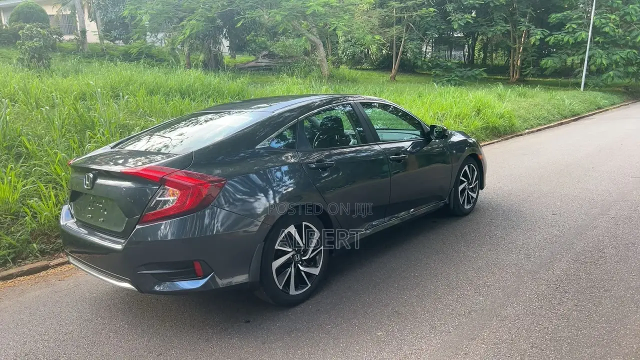 Honda Civic EX Sedan 2020 Gray
