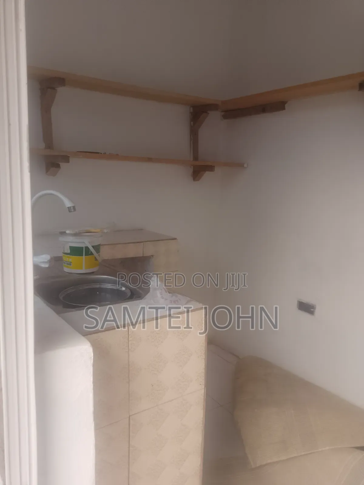 1bdrm Apartment in Sinco Properties, School Junction for rent
