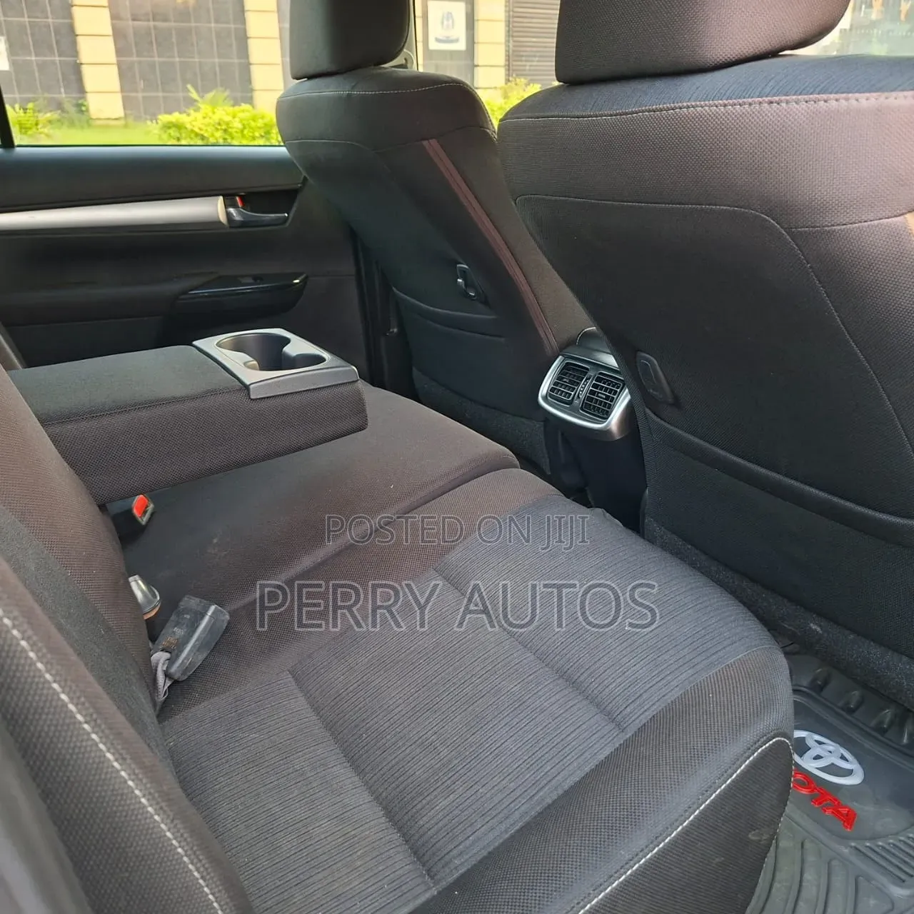 Toyota Hilux 2023 White