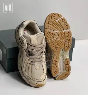 New Balance Sneaker