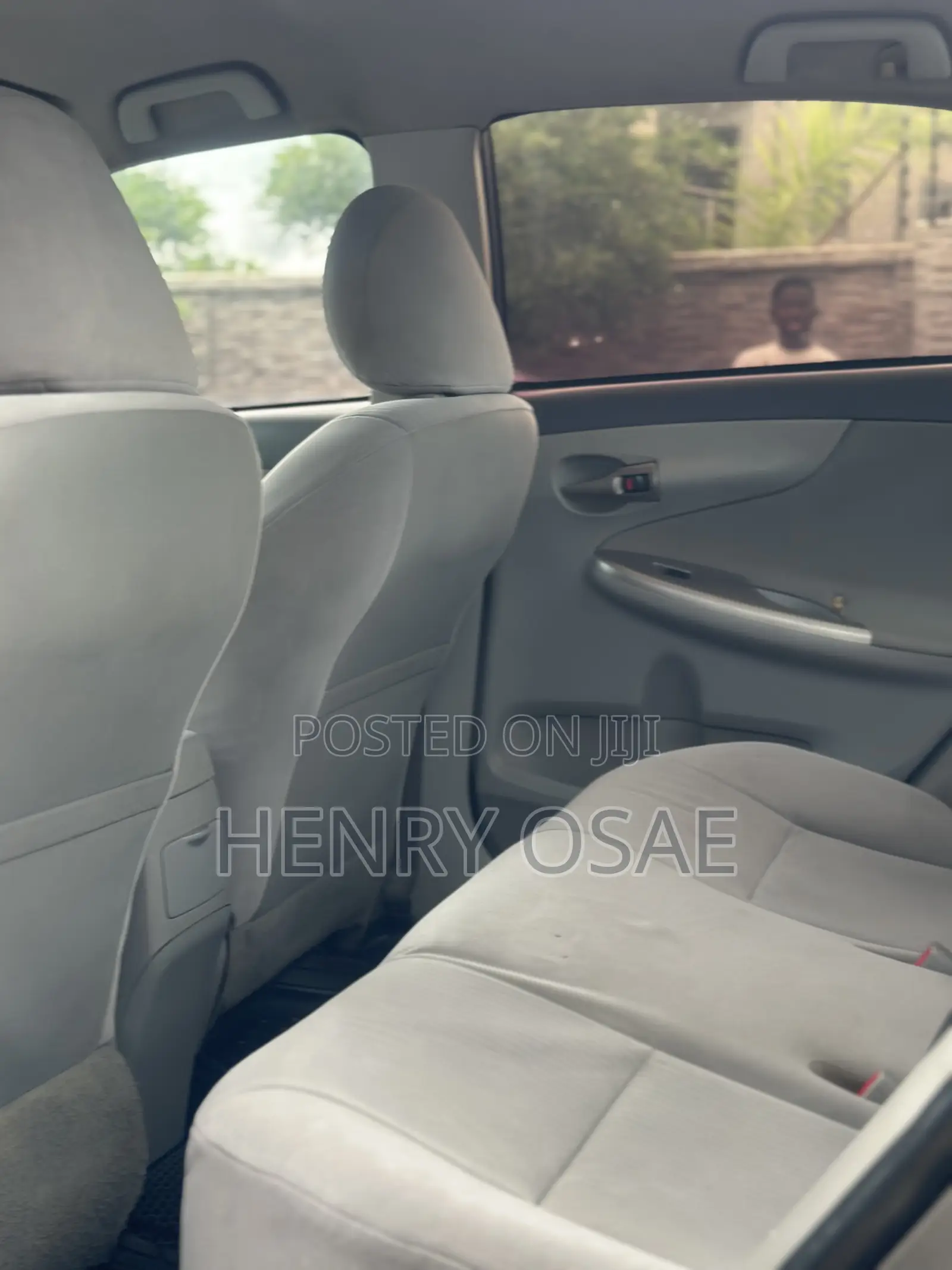 Toyota Corolla Base 4dr Sedan (1.8L 4cyl 5M) 2010 Gray