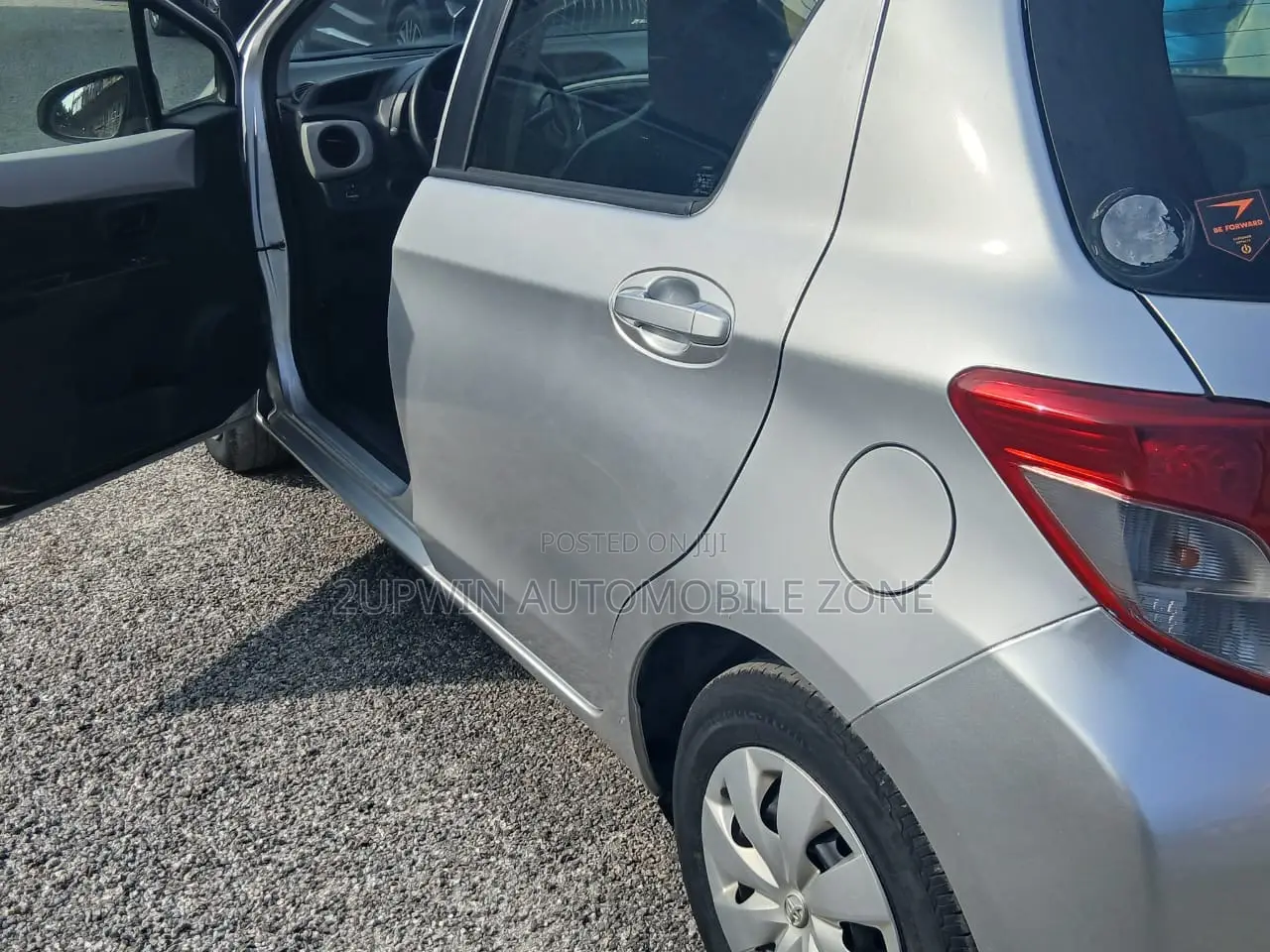 Toyota Vitz 2013 Silver