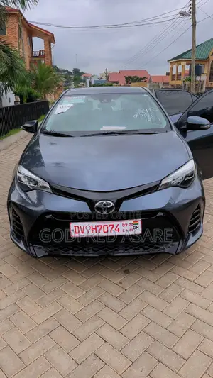 Toyota Corolla XSE (1.8L 4cyl 2A) 2018